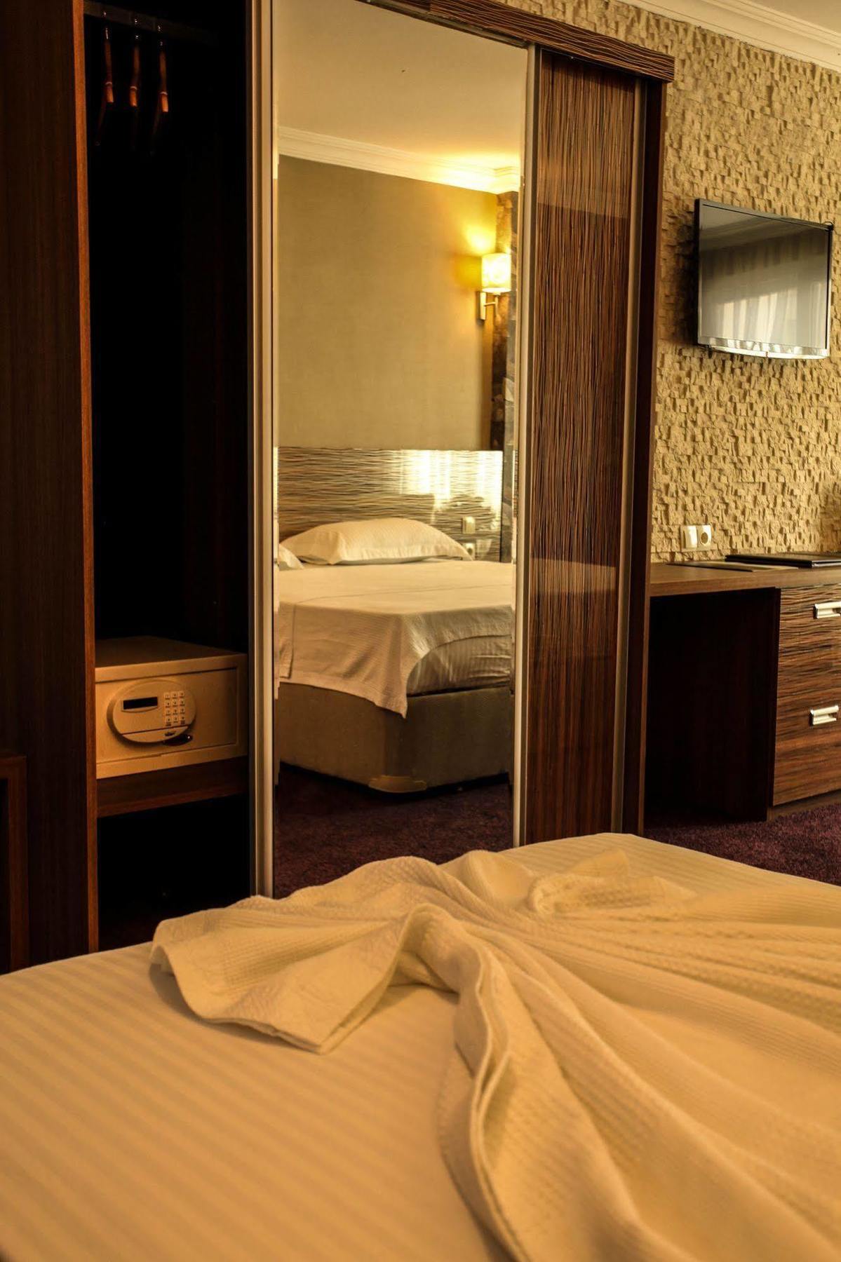 Grand Akcali Otel Iskenderun Exterior photo